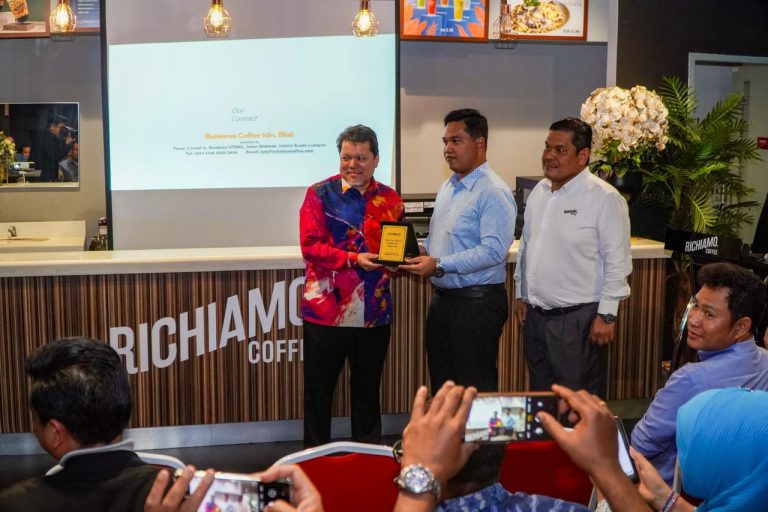Asean Chamber bantu pembangunan belia Islam Kemboja&nbsp;