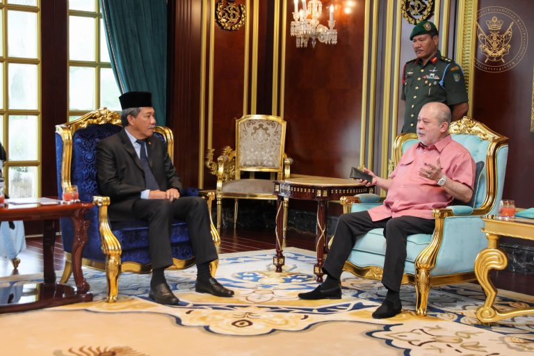 Sultan Johor dipersembahkan laporan terkini kes kedaulatan Pulau Batu Puteh