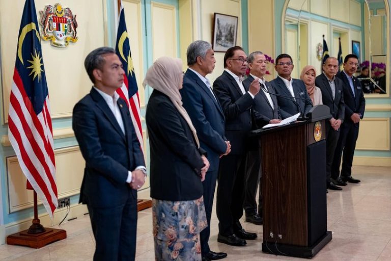 Sabah, Sarawak tentukan projek bawah RM50 juta- Anwar