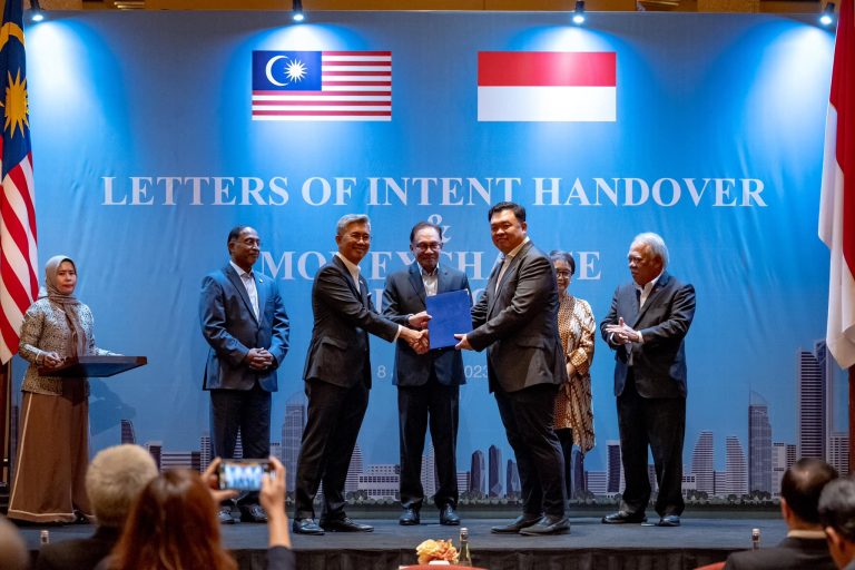 Anwar mahu selesaikan isu antara Malaysia, Indonesia