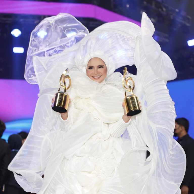 Aina Abdul juara AJL37