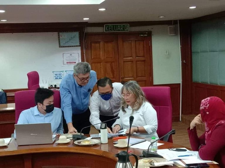 1,000 penduduk Kepong terima geran tanah