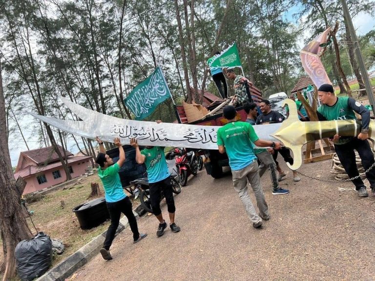 Barangan replika, kostum perarakan HIMPIT 2023 diserah kepada polis