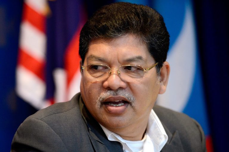 Johari bercadang mohon anaknya dilantik sebagai pegawai khas