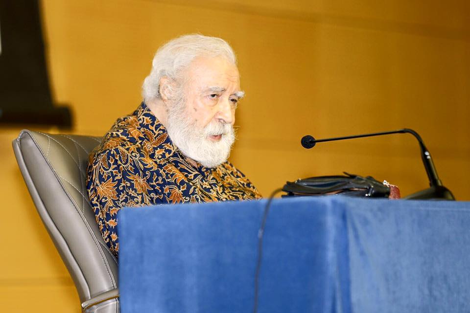 Prof SyedMuhammad Naquib Al-Attas
