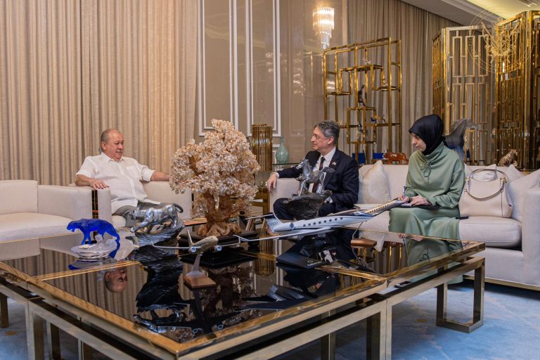 Sultan Johor terima mengadap Duta Besar Turkiye ke Malaysia