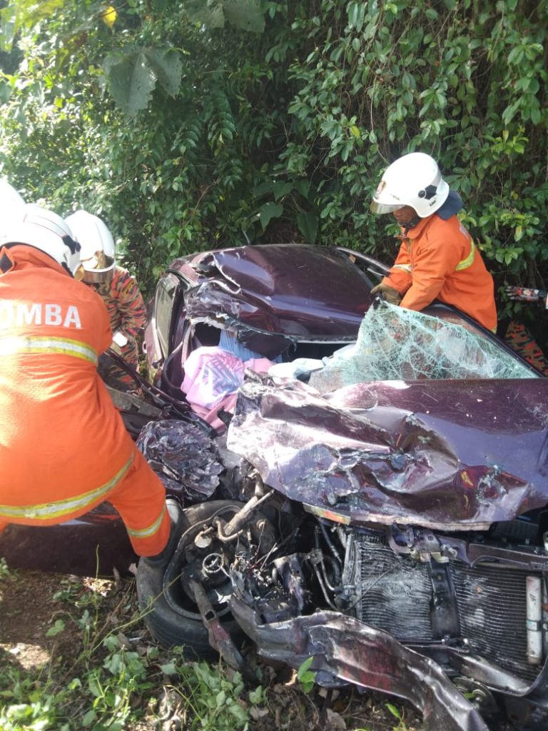 Wanita maut kereta bertembung lori tangki