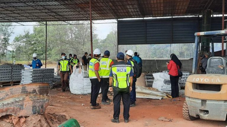 Kilang haram proses sisa elektronik diserbu