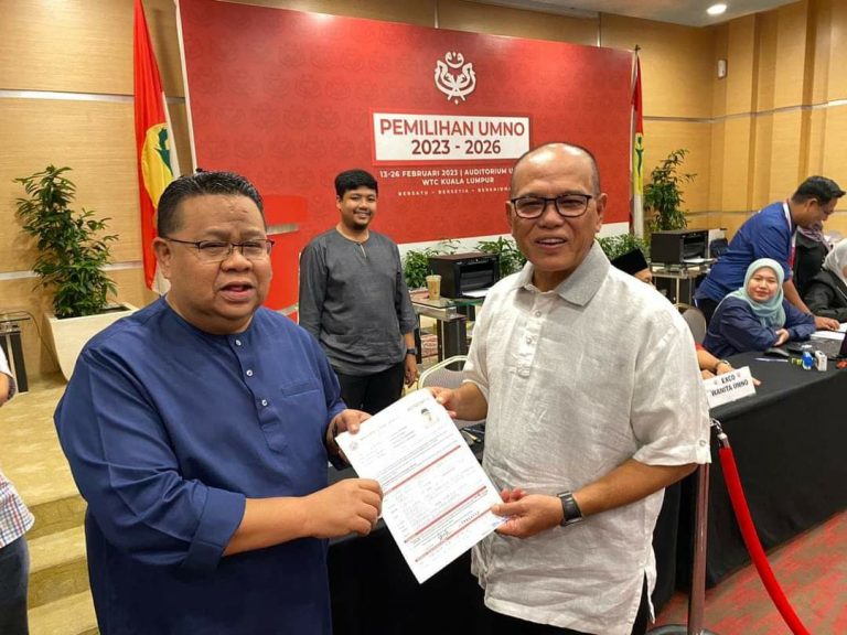 MB Pahang serah borang tanding Naib Presiden Umno