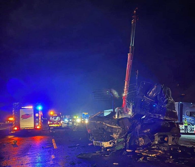 Treler masuk parit: LUAS kawal tumpahan minyak, hidraulik
